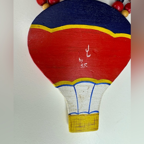 Vintage wooden beaded handmade hot air balloon necklace - Picture 7 of 8